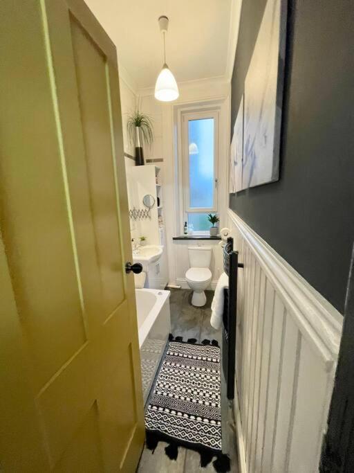 Traditional Apt Close To City Centre & Hampden 格拉斯哥 外观 照片